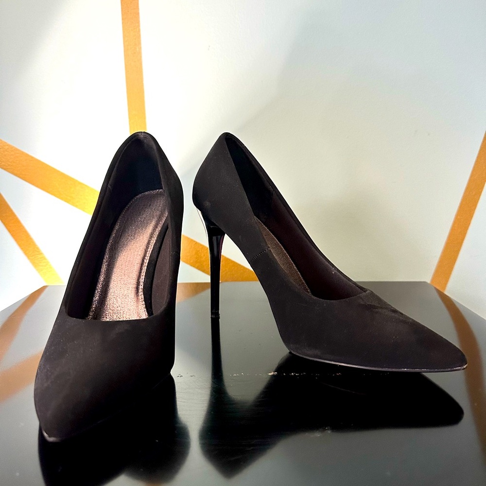 Torta Caliente Classic Black Heels